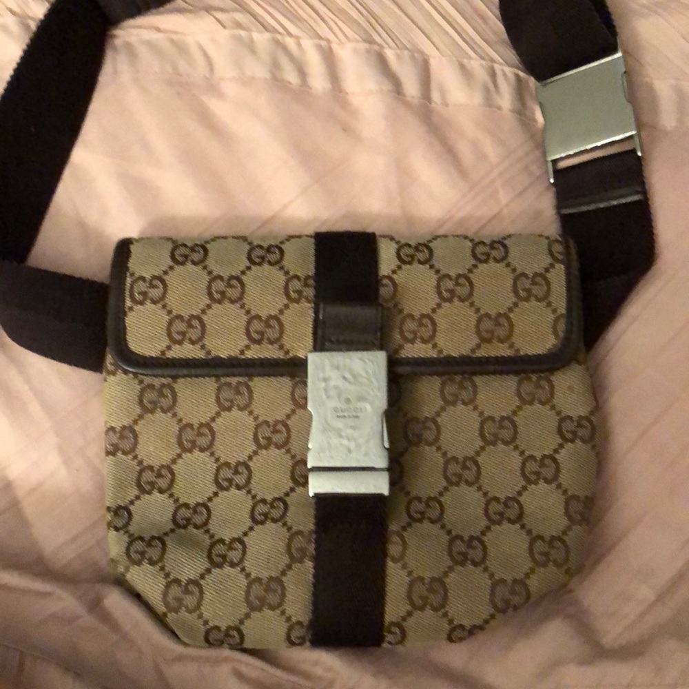 💃🏼authentic gucci Fanny pack
